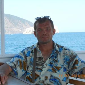 Парни в Нижневартовске: Александр, 52 - ищет девушку из Нижневартовска