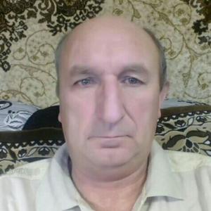 Юрий, 65 лет, Лабинск