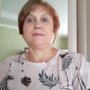Девушки в Саратове: Людмила, 69 - ищет парня из Саратова
