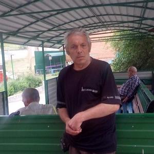 Виктор, 66 лет, Светлоград