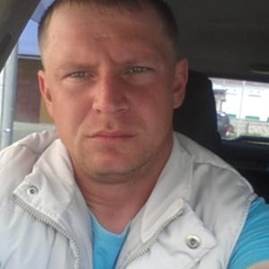Олег, 40 лет, Магадан