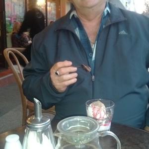 Парни в Саратове: Павел, 69 - ищет девушку из Саратова