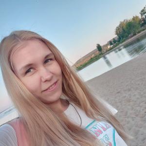 Девушки в Ульяновске: Валя, 28 - ищет парня из Ульяновска