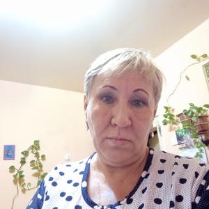 Девушки в Томске: Елена, 60 - ищет парня из Томска