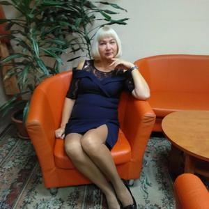 Девушки в Кеми: Антипова Ирина, 65 - ищет парня из Кеми