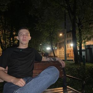 Парни в Калининграде: Руслан, 20 - ищет девушку из Калининграда