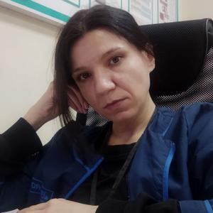 Девушки в Владивостоке: Елена, 37 - ищет парня из Владивостока