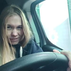 Девушки в Ульяновске: Валя, 28 - ищет парня из Ульяновска