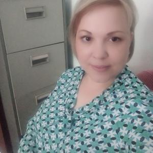 Девушки в Жигулевске: Надежда, 43 - ищет парня из Жигулевска