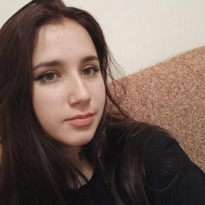 Девушки в Казани (Татарстан): Лиана, 21 - ищет парня из Казани (Татарстан)