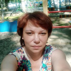 Девушки в Томске: Елена, 42 - ищет парня из Томска