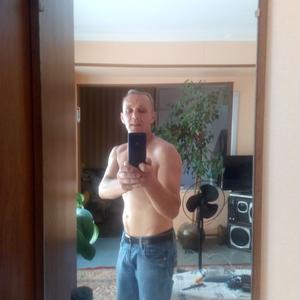 Илья, 49 лет, Прохладный