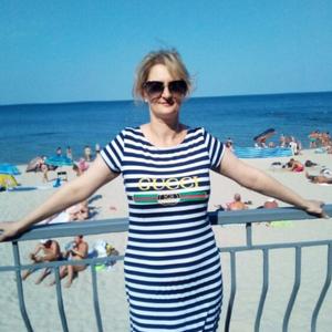 Девушки в Калининграде: Оксана, 42 - ищет парня из Калининграда