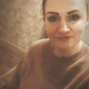 Девушки в Гродно: Ирина, 35 - ищет парня из Гродно