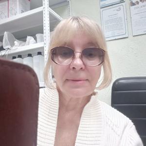 Лариса, 69 лет, Новосибирск