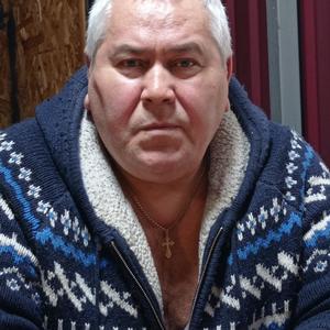 Петр, 68 лет, Саратов