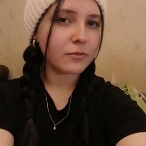 Девушки в Новокузнецке: Алина, 20 - ищет парня из Новокузнецка