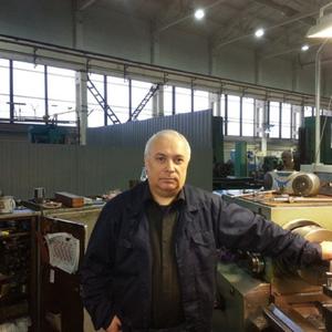 Роман, 69 лет, Казань