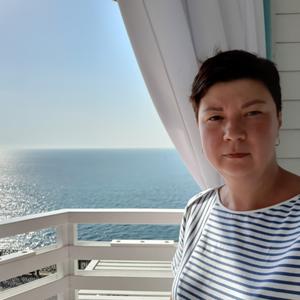 Девушки в Омске: Марина, 48 - ищет парня из Омска
