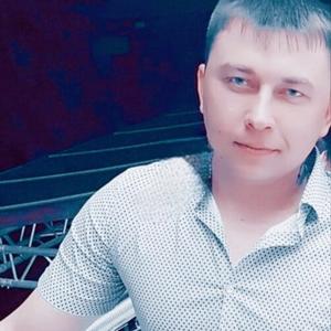 Парни в Кайеркане: Игорь, 32 - ищет девушку из Кайеркана