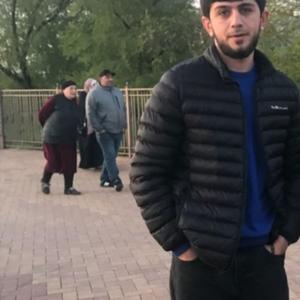 Парни в Карачаевске: Адель, 25 - ищет девушку из Карачаевска