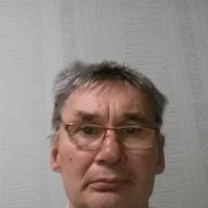Виктор, 64 года, Приютово