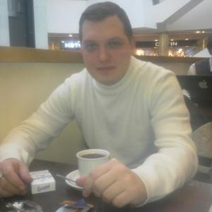 Валентин, 36 лет, Усинск