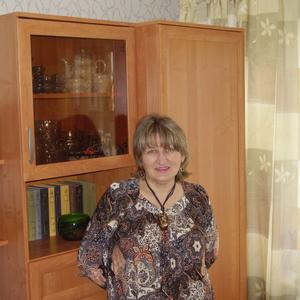 Девушки в Великий Новгороде: Валентина, 69 - ищет парня из Великий Новгорода