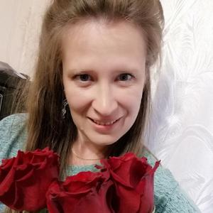 Девушки в Алтайский: Алена, 42 - ищет парня из Алтайский