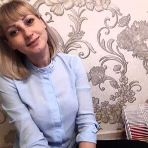 Девушки в Калининграде: Таисия, 40 - ищет парня из Калининграда
