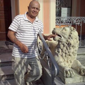 Парни в Петергофе: Геннадий, 65 - ищет девушку из Петергофа