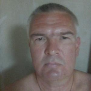 Виктор, 49 лет, Батайск