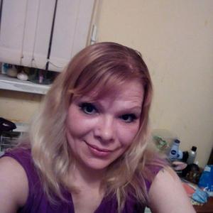 Девушки в Петрозаводске: Мила, 43 - ищет парня из Петрозаводска