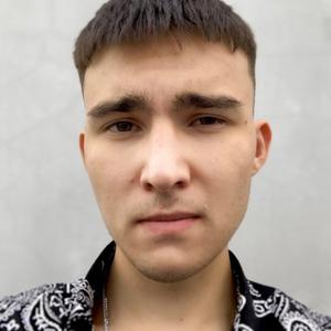 Денис, 21 год, Москва