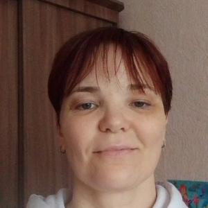 Девушки в Саратове: Ирина, 43 - ищет парня из Саратова