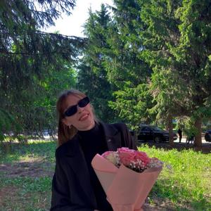 Девушки в Томске: Алиса, 22 - ищет парня из Томска