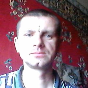 Парни в Тихвине: Сергей Зайцев, 41 - ищет девушку из Тихвина