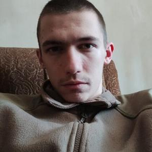 Парни в Донецке: Евгений, 21 - ищет девушку из Донецка