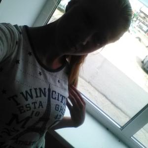Парни в Томске: Ксения, 23 - ищет девушку из Томска