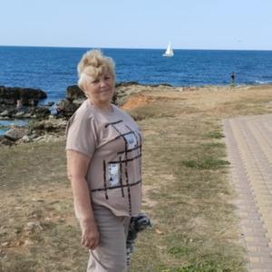 Девушки в Пскове: Людмила, 67 - ищет парня из Пскова