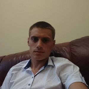 Алексей, 22 года, Артем