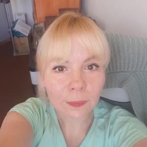 Девушки в Кронштадте: Оксана Виноградова, 45 - ищет парня из Кронштадта