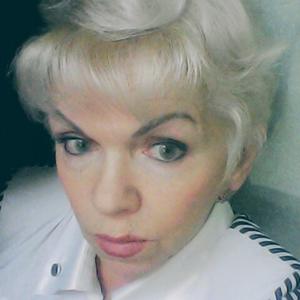 Людмила, 65 лет, Саратов