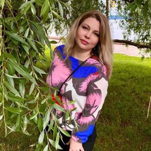 Девушки в Петрозаводске: Евгения, 43 - ищет парня из Петрозаводска