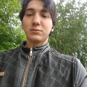 Макс, 23 года, Новоуральск