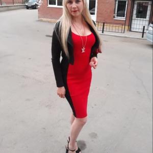 Девушки в Новосибирске: Софья, 35 - ищет парня из Новосибирска