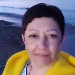 Девушки в Владивостоке: Людмила, 51 - ищет парня из Владивостока
