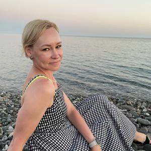 Девушки в Томске: Юлия, 42 - ищет парня из Томска
