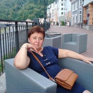Девушки в Азове: Марина, 56 - ищет парня из Азова