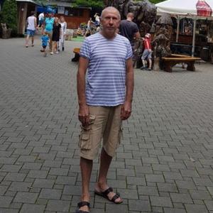 Парни в Волгограде: Сергей, 65 - ищет девушку из Волгограда